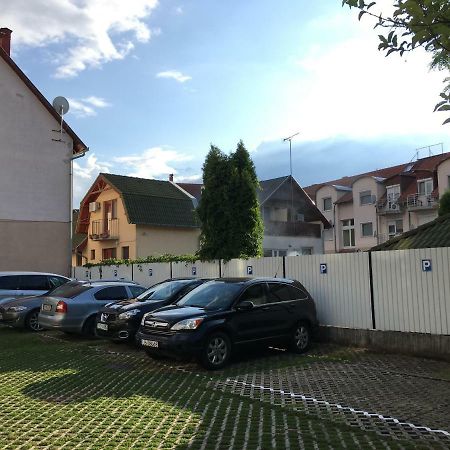 Zoli Apartmanok-Anna Koelcsey 32 Hajdúszoboszló Exterior foto