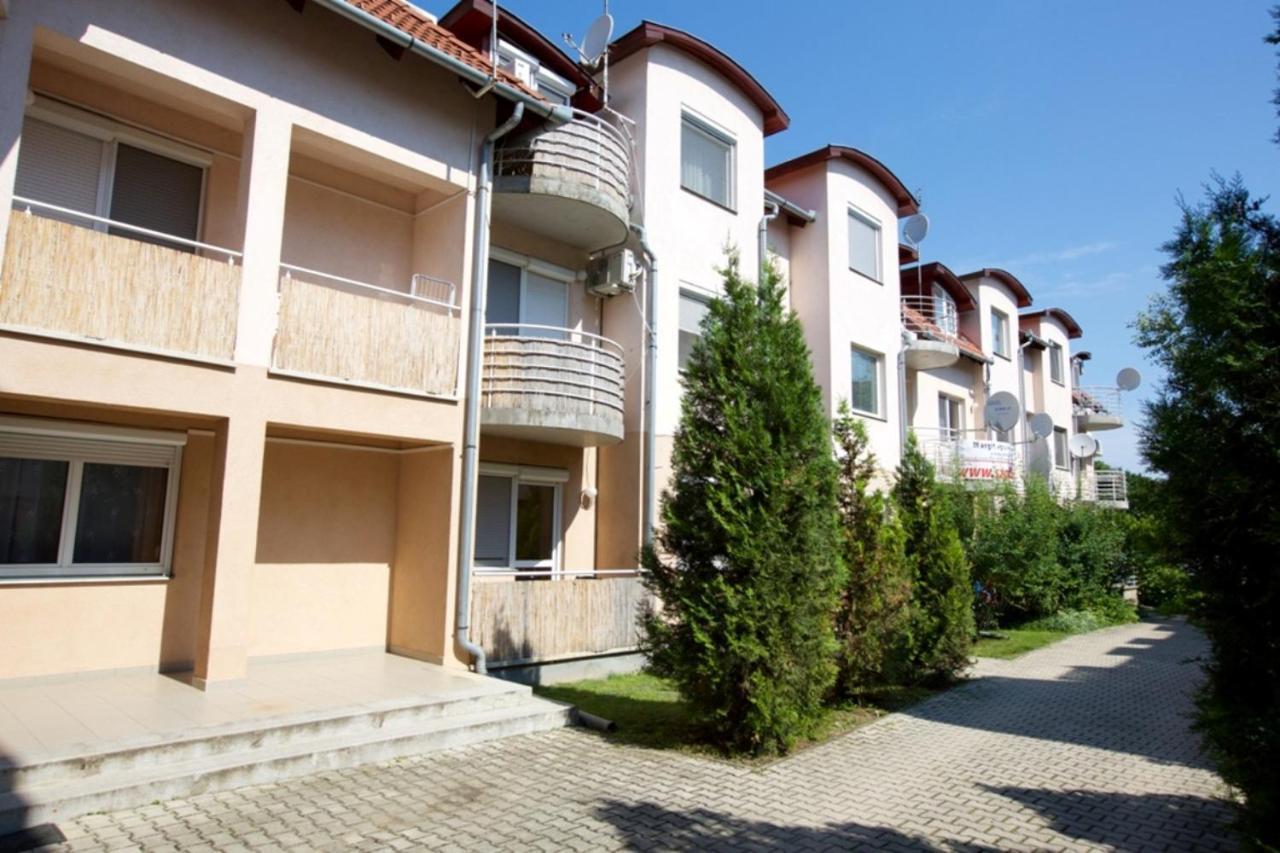 Zoli Apartmanok-Anna Koelcsey 32 Hajdúszoboszló Exterior foto