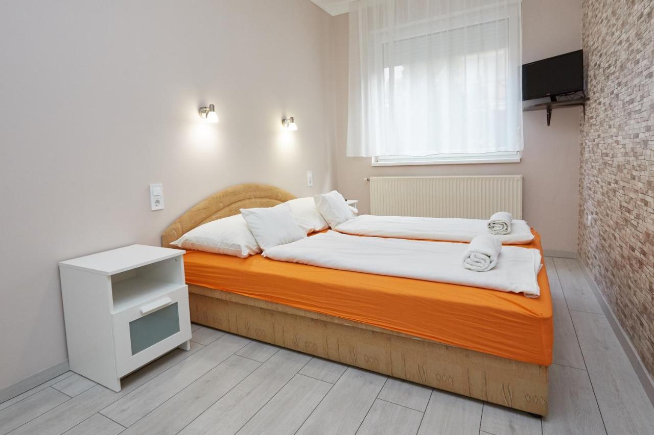 Zoli Apartmanok-Anna Koelcsey 32 Hajdúszoboszló Exterior foto