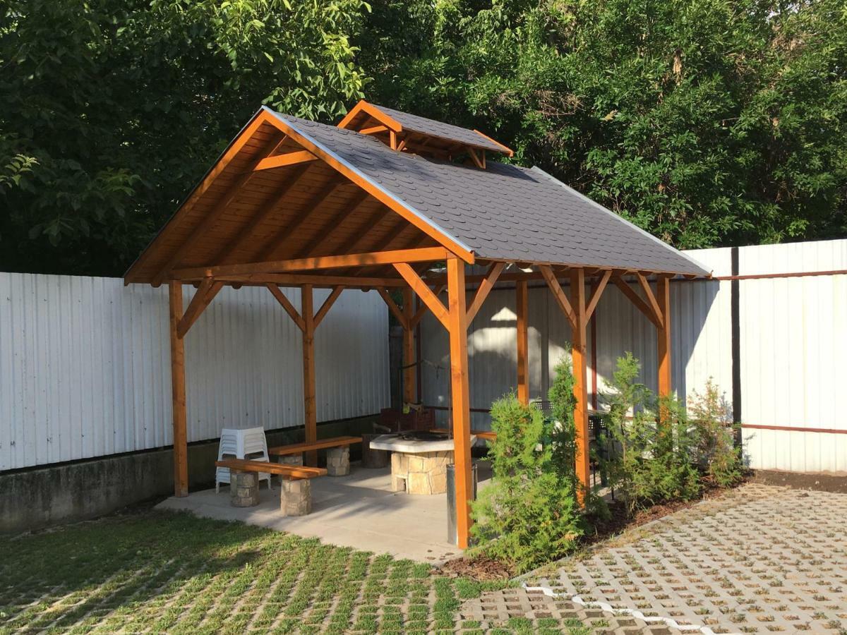 Zoli Apartmanok-Anna Koelcsey 32 Hajdúszoboszló Exterior foto